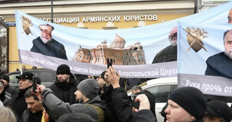 Ermənistanda kilsə münaqişəsi və Rusiyada təsadüfi olmayan aksiyalar