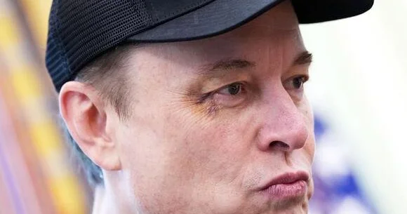 İlon Maskdan Pedro Sançesə ağır ittihamlar: “Totalitar faşist”