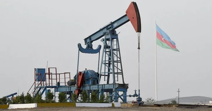 Цена на нефть марки Azeri Light незначительно выросла