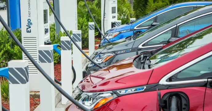 Elektromobil üçün kömür sobası FOTO