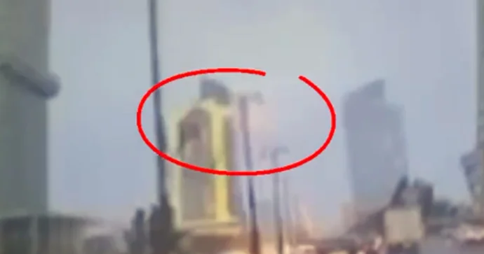 Bakıda işıq dirəyinin bir hissəsi qopdu Prospektdə təhlükəli anlar VİDEO