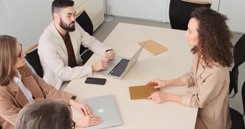 Əmək bazarında kadr çatışmazlığı: İş var, mütəxəssis yox (VİDEO)