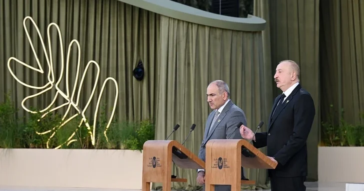 Помощник президента Азербайджана назвал встречу Алиева и Пашиняна историческим событием