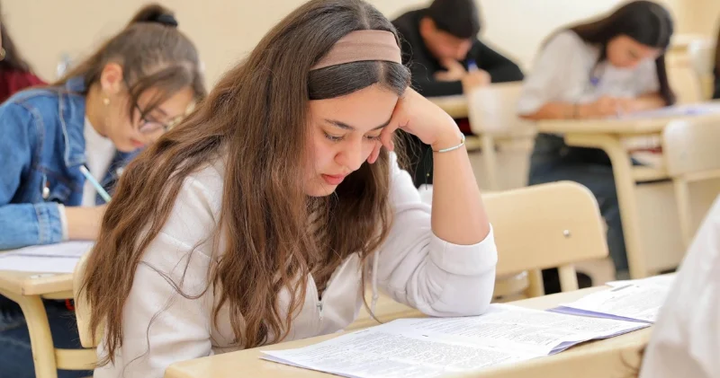 Regionlardakı imtahanlarda qayda pozuntuları paytaxtdan iki dəfə çoxdur