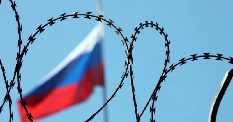 Запад держит санкции против России на старте