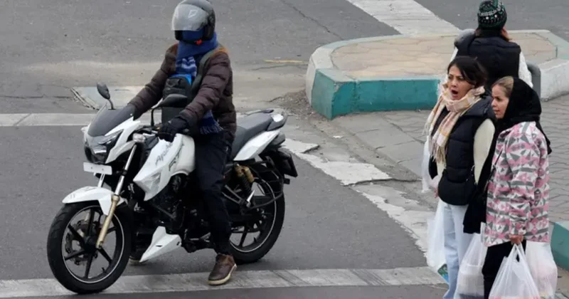 Qadınlara motosiklet sürməyə icazə verdilər