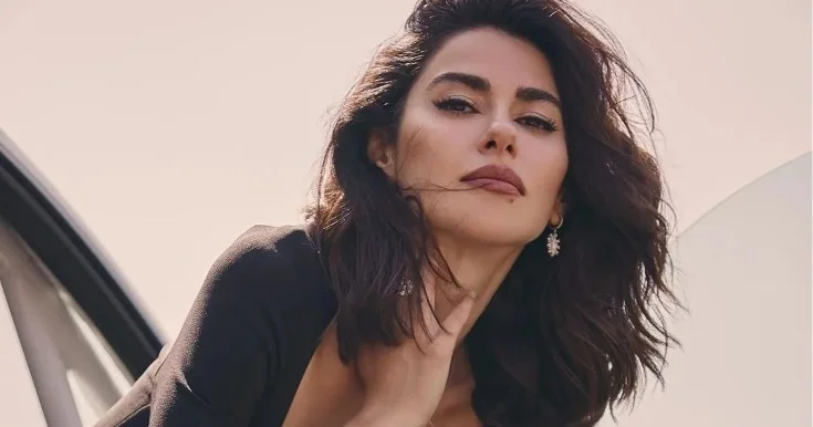 Baş rolda Nəsrin Cavadzadə