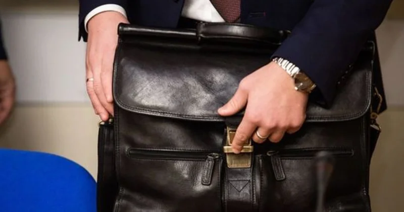 İcra Hakimiyyətinin iki vəzifəli şəxsi işdən çıxarıldı