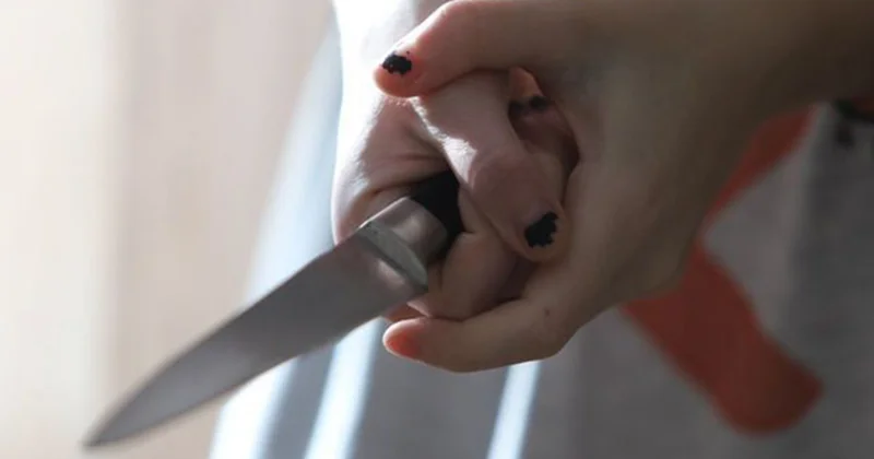 Bakıda bıçaqlanan ata öldü 15 yaşlı qızı saxlanıldı