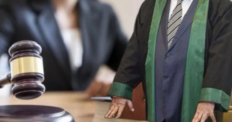 Məhkəmə hakimin ölümündə ittiham edilən sürücünü həbs etmədi