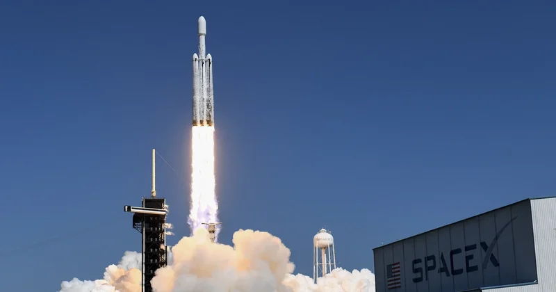 Bloomberg: SpaceX привлекла иностранные банки к подготовке IPO