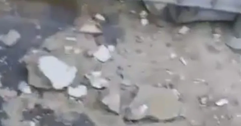 Сильные ветры, хлипкие фасады зданий… А воз и ныне там