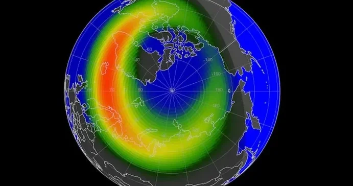 Облако плазмы от вспышки Х8.1 краем ударило по Земле