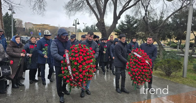 В Баку почтили память великого узбекского поэта и мыслителя Алишера Навои (ФОТО)