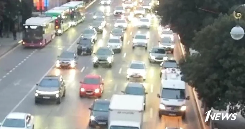 На большинстве основных улиц и проспектов Баку наблюдаются пробки ФОТО