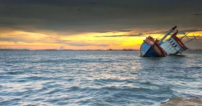 Qırmızı dənizdə partlayış 4 dənizçi həlak oldu