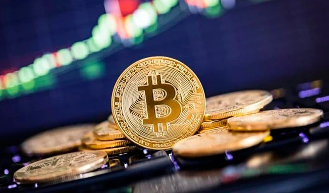 “Bitcoin” dəyərdən düşür: Kriptovalyuta bazarındakı proseslər böyük oyunçuların işinə yarayır