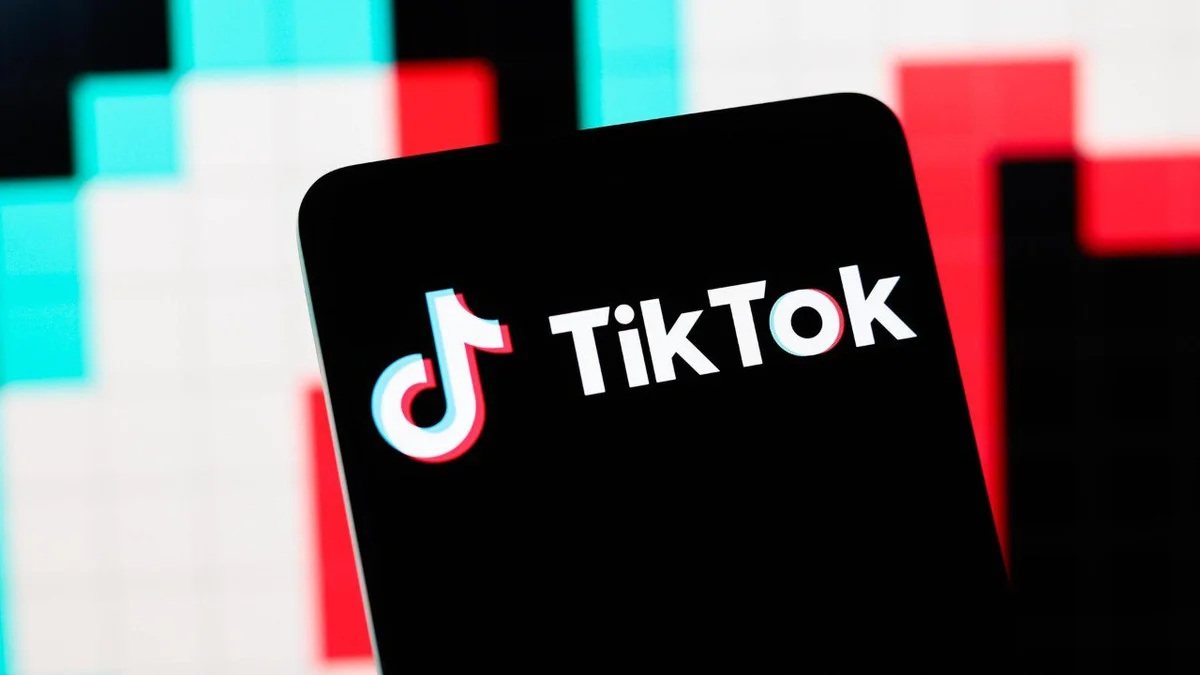 “TikTok”la bağlı DƏHŞƏTLİ FAKTLAR: Azyaşlı qızların açıq saçıq videolarından pul qazanır