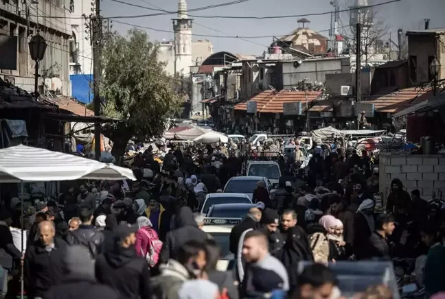 Suriyada 12 min məmur QOVULDU