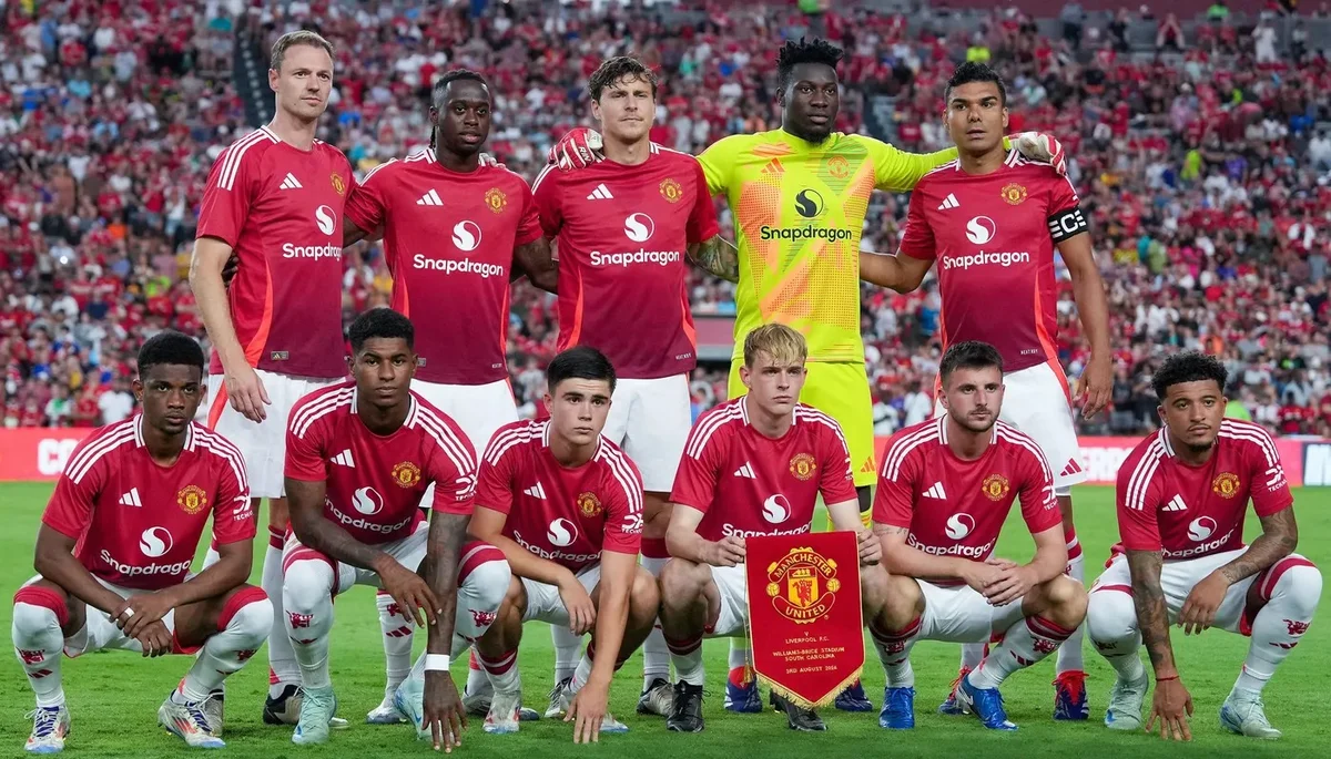 “Şeytan”dan çıxmayan İŞ: “Manchester United” azarkeşlər üçün namaz otağını İSTİFADƏYƏ VERDİ FOTO