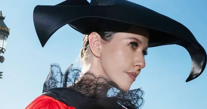 Sobçakın Paris Moda Həftəsindəki geyimi tənqid olundu