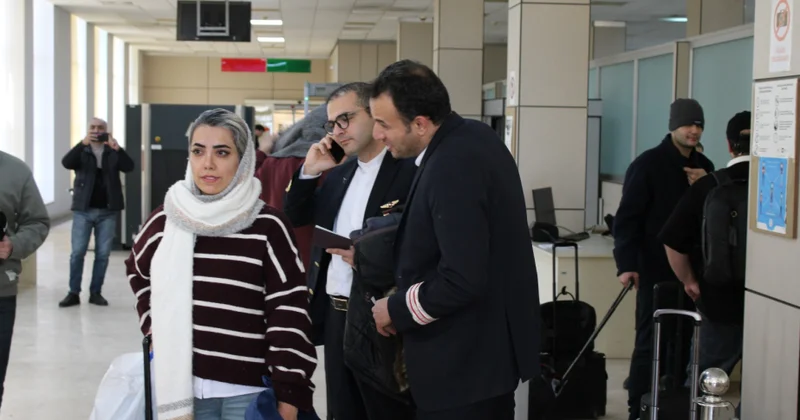 Qazaxıstandan gələn iranlı pilotlar və ekipaj üzvləri İrana qayıdıblar FOTO