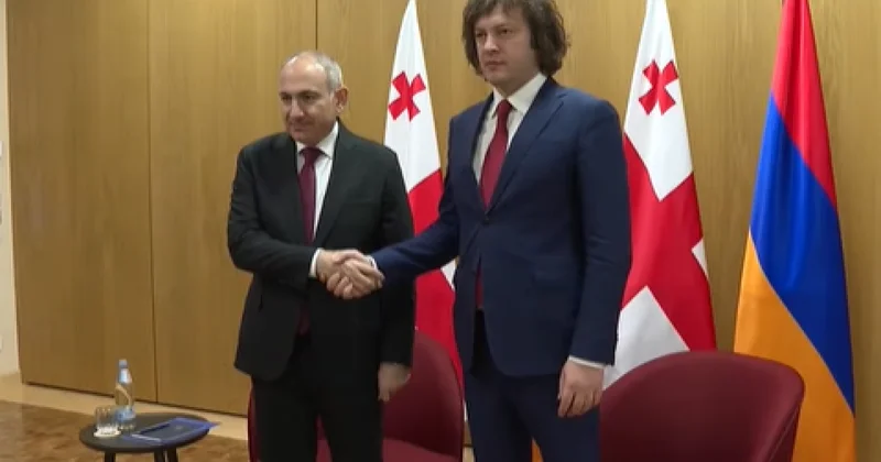 Paşinyan və Kobaxidze təkbətək görüşdü