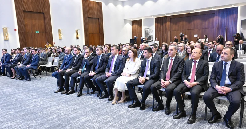 Sertifikatlaşdırma imtahanlarında maksimum nəticə göstərən10 müəllimə TəhsilPlus kartları təqdim olunub