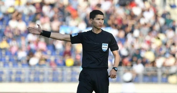 5,5 illik futboldan uzaqlaşdırılmış hakim Superliqada oyun idarə etdi