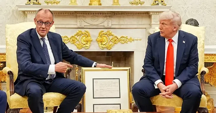 Карта Украины в Белом доме: Мерц пытался убедить Трампа не забывать о Киеве на фоне войны с Ираном