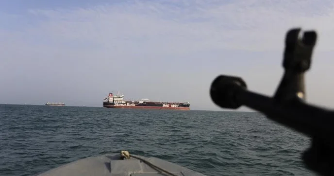 ВМС Ирана полностью контролируют Ормузский пролив,