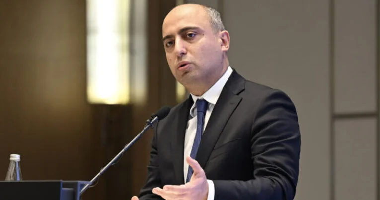 Nazir yeni təyin olunmuş direktorlarla görüşüb