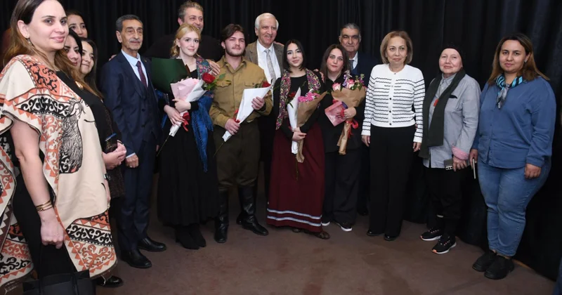 Birinci kurs tələbəsinin quruluş verdiyi tamaşanın premyerası olub