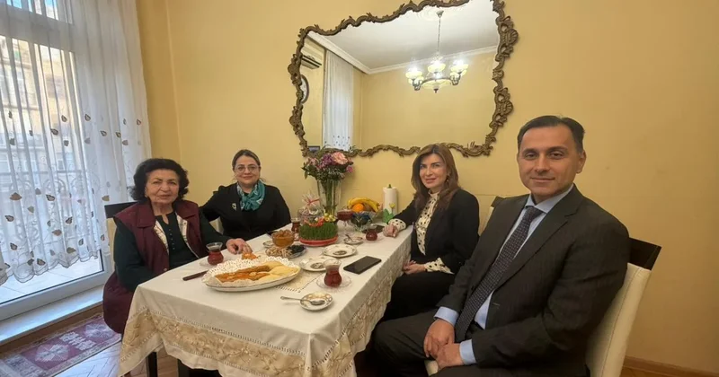 Mədəniyyət Nazirliyinin rəhbərliyi Kubrabəyim Əliyevanı ziyarət edib FOTO