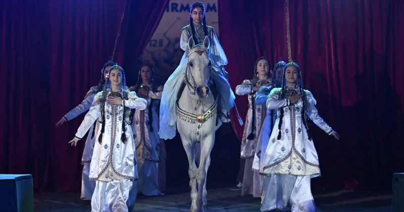 Türkmənistanın əfsanəvi milli atüstü oyunlar qrupundan Bakıda möhtəşəm şou