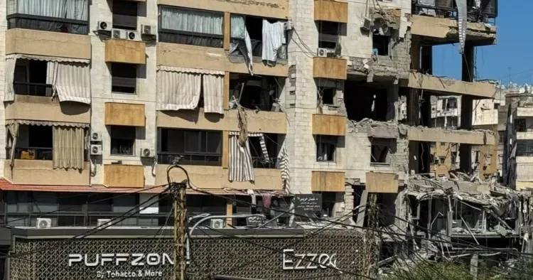 İsrail Livanda yaşayış kompleksini atəşə tutdu Ölən və yaralananlar var
