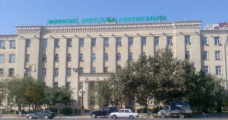 Жалобы на очереди: пациенты часами ждут приёма в Центральной больнице нефтяников