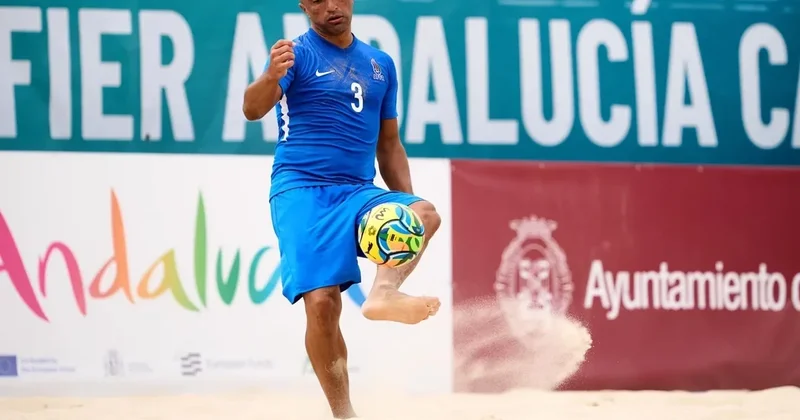 Azərbaycanın çimərlik futbolu millisi Moldova və Alanyaspor la yoldaşlıq oyunları keçirəcək FOTO