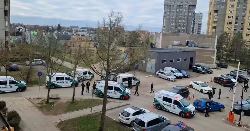 Погоня в стиле GTA: В Литве пьяного водителя пытались остановить десять полицейских машин