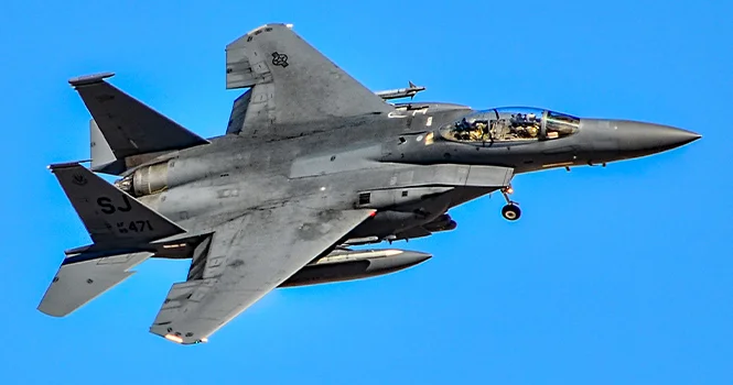 СМИ: Пентагон направил спецназ для поиска пилота F 15 в Иране