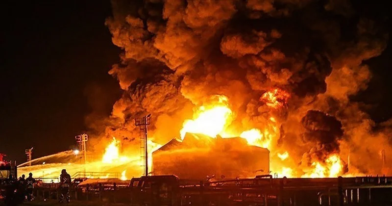 В Иране после авиаударов произошел взрыв на нефтехимическом объекте