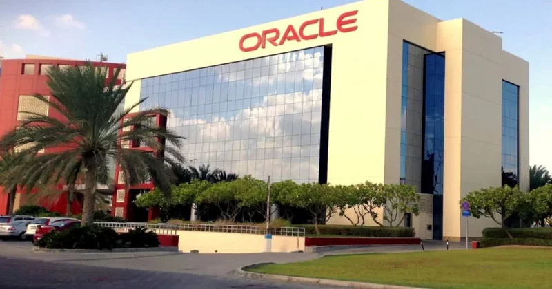 İrandan atılan raketin qəlpələri “Oracle”ın Dubaydakı binasına ziyan vurub
