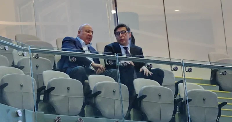 Altay Həsənovla Fərid Qayıbov gimnastika idman növünün daha da inkişaf etdirilməsini müzakirə edirlər