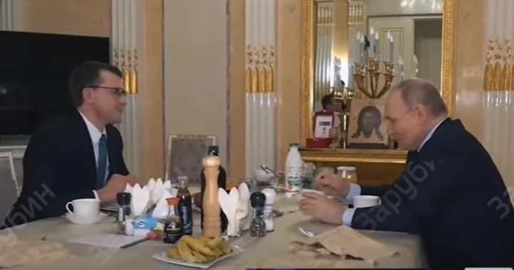 Putin evində jurnalistlə yemək yedi