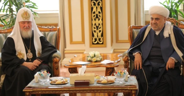 Şeyx Patriarx Kirillə görüşüb