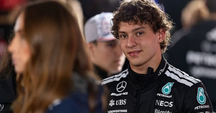 “Formula 1”: 18 yaşlı “Mercedes” sürücüsündən yeni dünya REKORDU