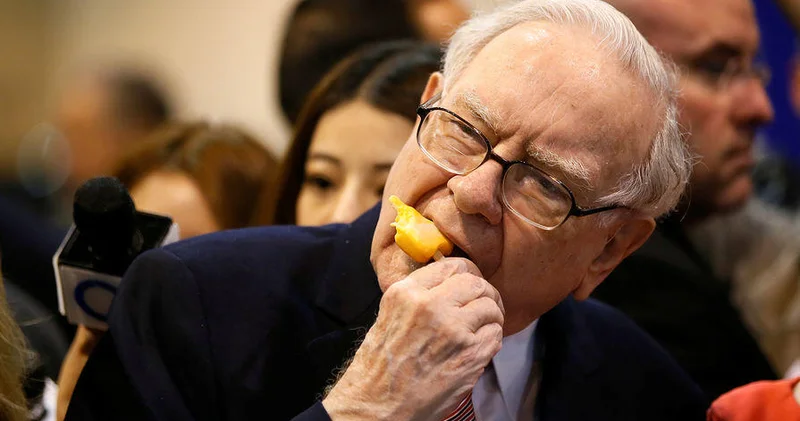 Баффет решил уйти с поста главы Berkshire Hathaway