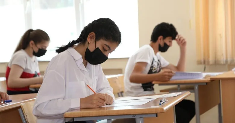 Bu gün şagird və abituriyentlər üçün növbəti imtahandır