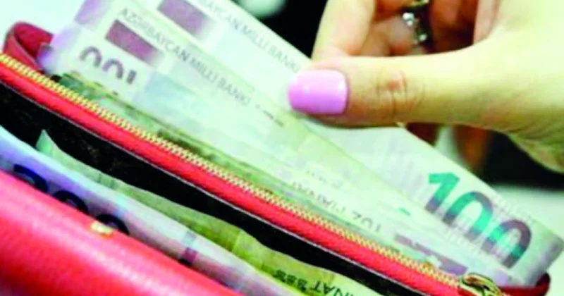Adambaşına gəlir 4 ildə 678 manat artıb