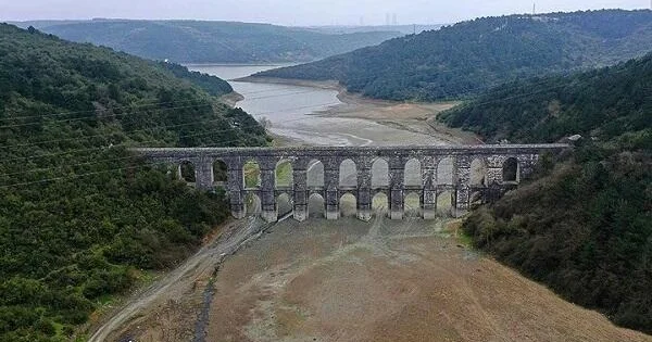Hindistan Pakistana gedən suyu bağladı